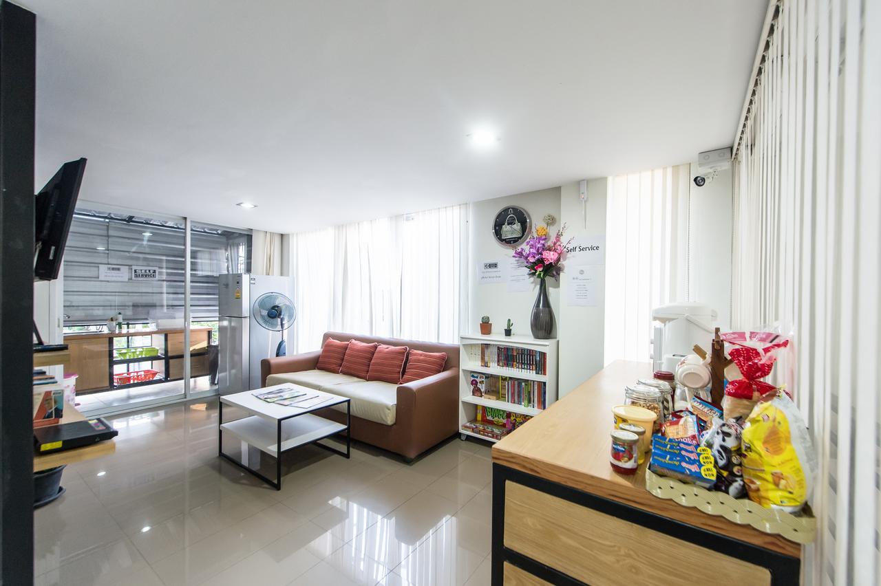 Full Stop. Hostel Chiang Mai Extérieur photo