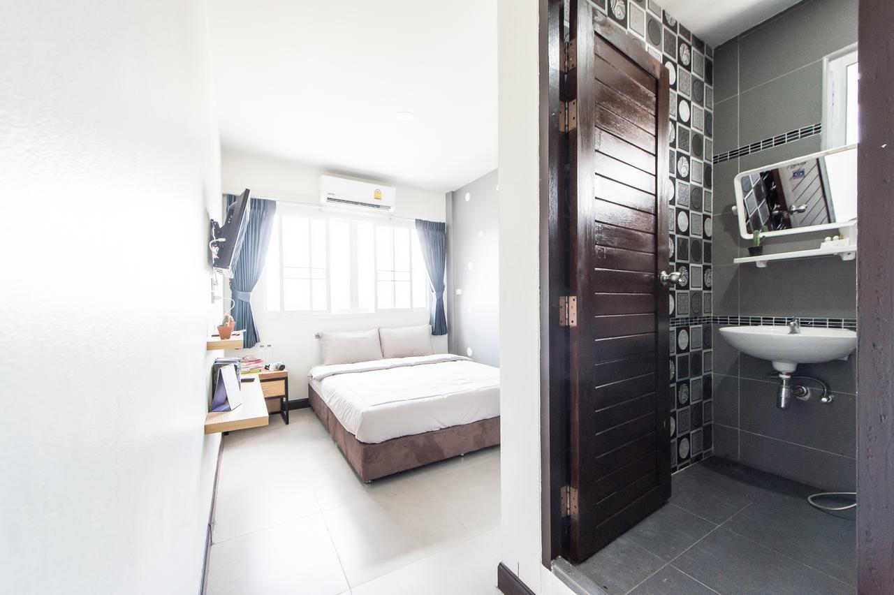 Full Stop. Hostel Chiang Mai Extérieur photo